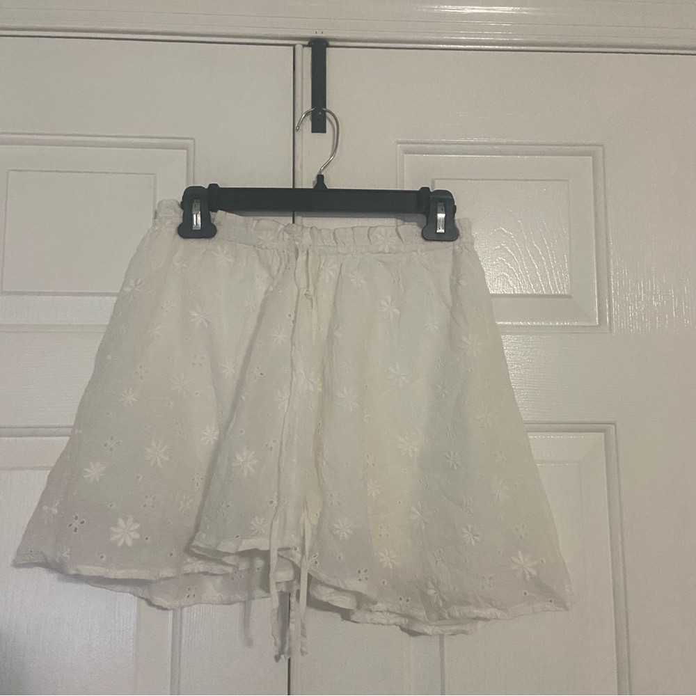 NWT Aerie Eyelet Embroidered Mini White Lined Skirt Size M Side Ties Beachy